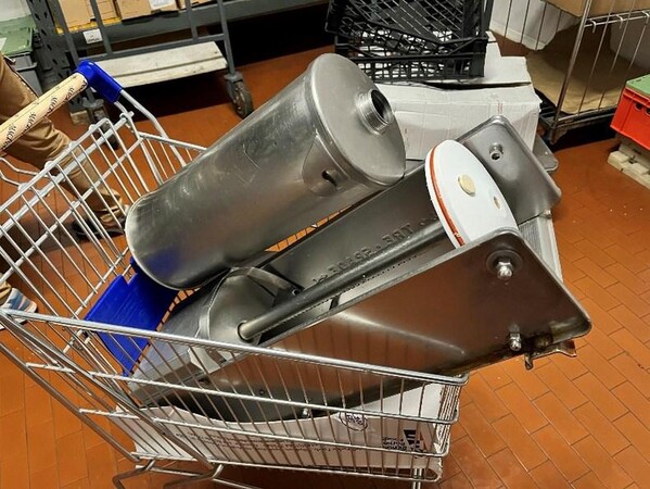 1#7741 Compendio di azienda dedita alla macellazione e al commercio all'ingrosso di bestiame in vendita - foto 12
