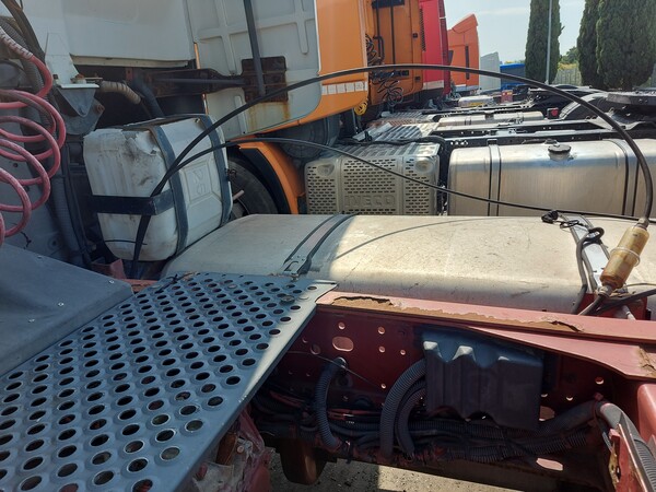 1#7744 Motrice per semirimorchio Iveco in vendita - foto 7