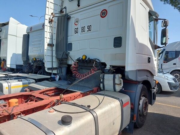 1#7744 Motrice per semirimorchio Iveco in vendita - foto 14