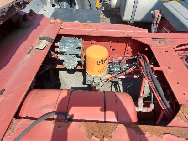 1#7744 Motrice per semirimorchio Iveco in vendita - foto 18