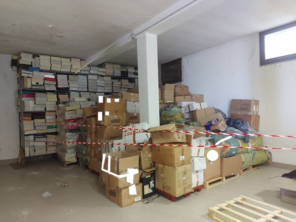 2#7749 Capi di abbigliamento e accessori in vendita - foto 1