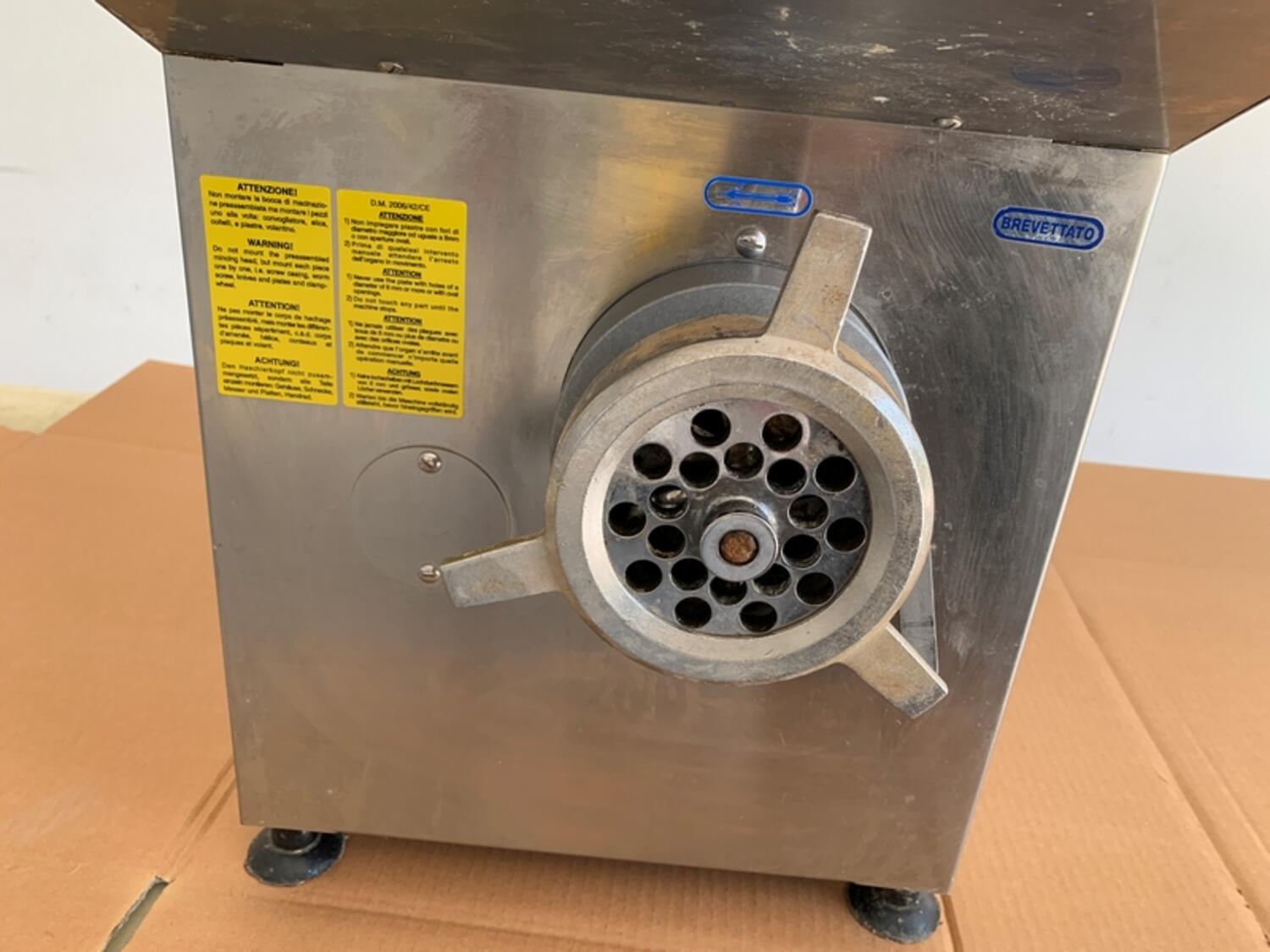 Lot La Minerva meat grinder