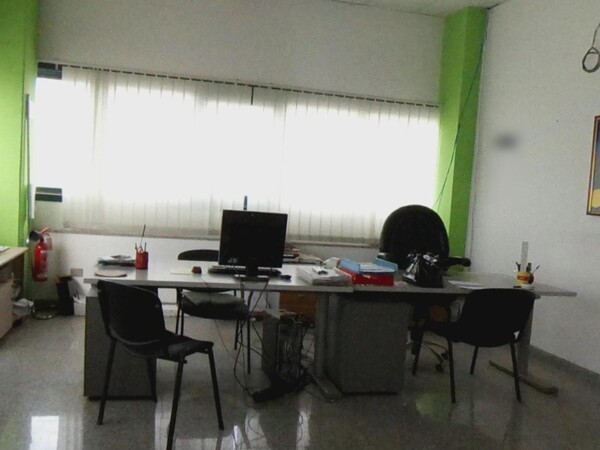 1#7754 Arredi e attrezzatura da ufficio in vendita - foto 4