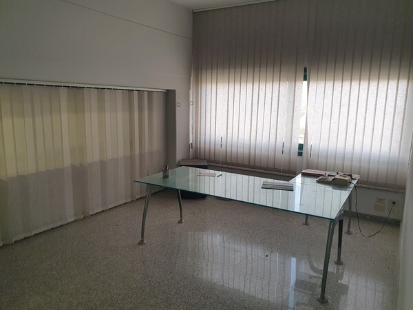 1#7754 Arredi e attrezzatura da ufficio in vendita - foto 10