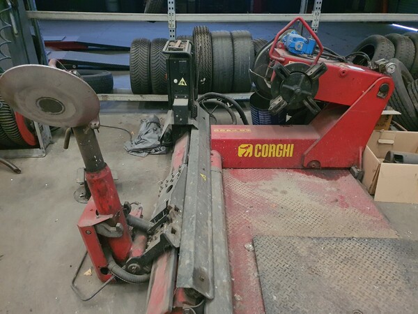 27#7754 Smontagomme Corghi in vendita - foto 2
