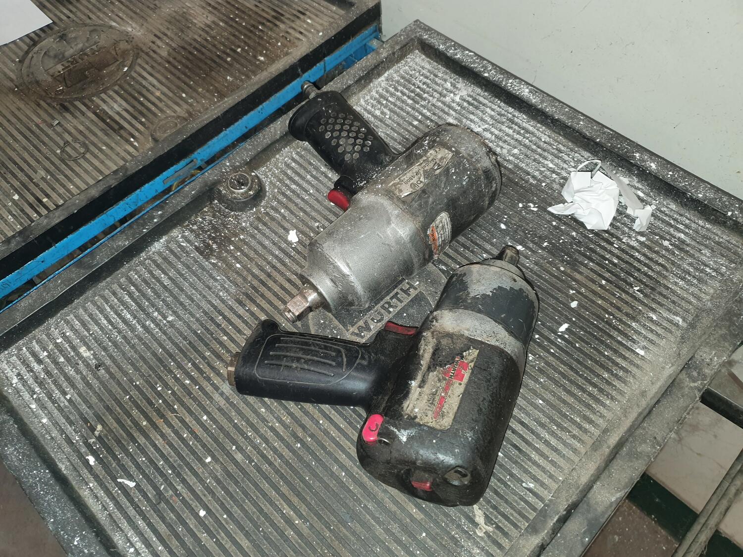 Lot Truck tire changer guns