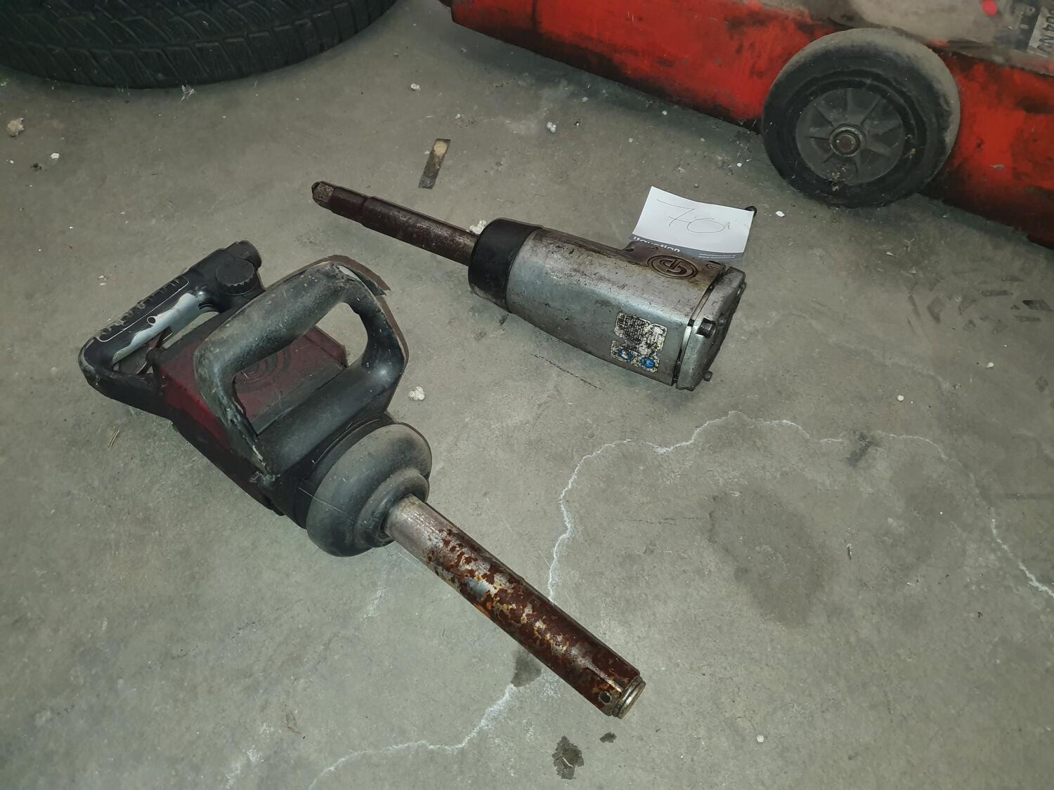 Lot Truck tire changer guns