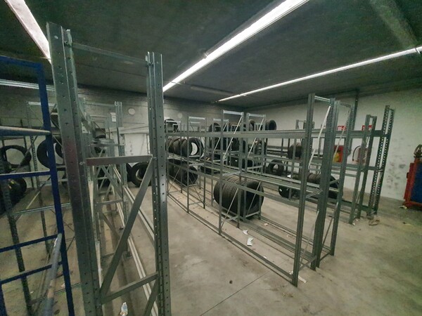 83#7754 Scaffalature Wuerth per gomme in vendita - foto 1