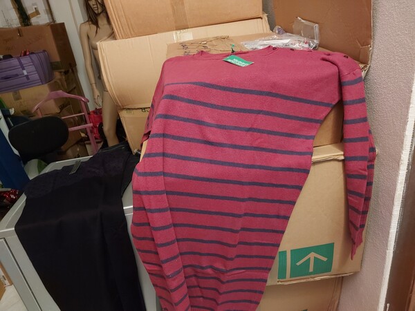 3#7764 Abbigliamento donna e bambino in vendita - foto 2