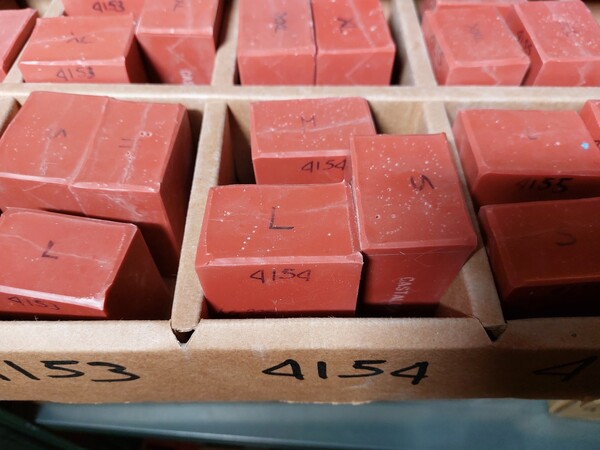 2#77690 Stampi in silicone per produzione gioielli e prototipi in resina in vendita - foto 3