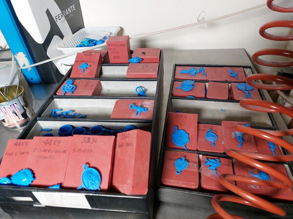2#77690 Stampi in silicone per produzione gioielli e prototipi in resina in vendita - foto 12
