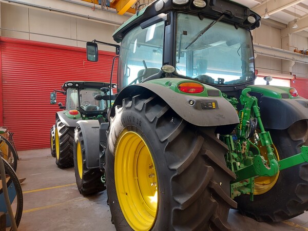 11#7773 Trattore John Deere 6130R in vendita - foto 12