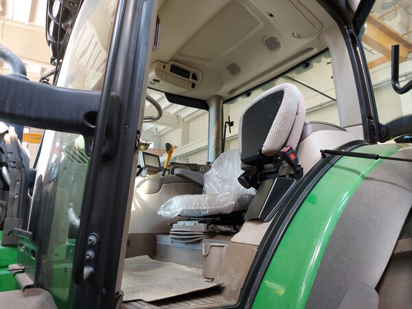11#7773 Trattore John Deere 6130R in vendita - foto 21