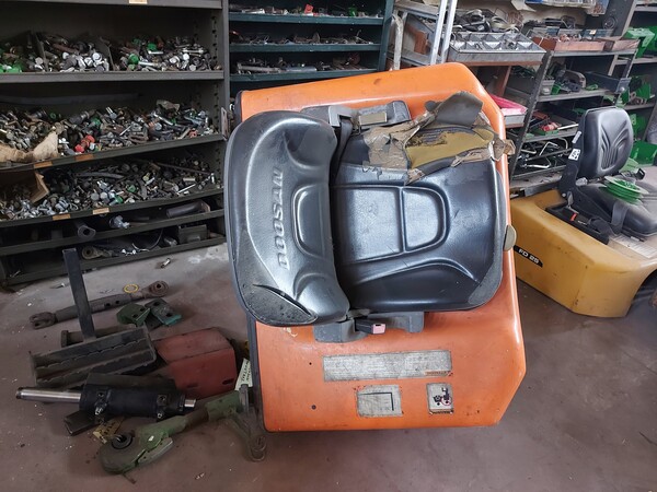 16#7773 Carrello elevatore Doosan in vendita - foto 8