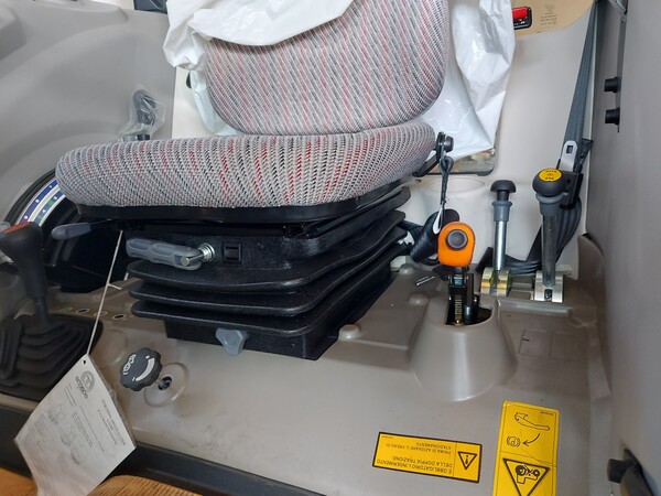 8#7773 Trattore Landini 5-090D Cab in vendita - foto 14