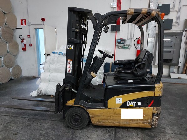 Carrelli elevatori in vendita