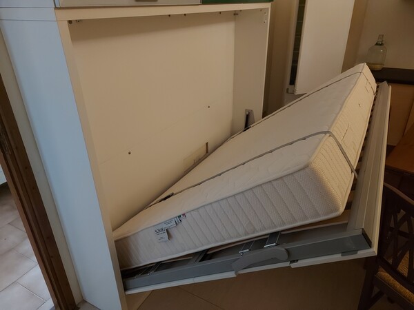 9#7776 Tavolo in legno e frigor AEG in vendita - foto 7