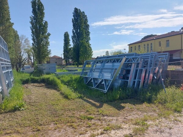 190#7778 Strutture metalliche e residui da cantiere in vendita - foto 1
