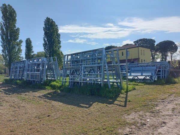 190#7778 Strutture metalliche e residui da cantiere in vendita - foto 2