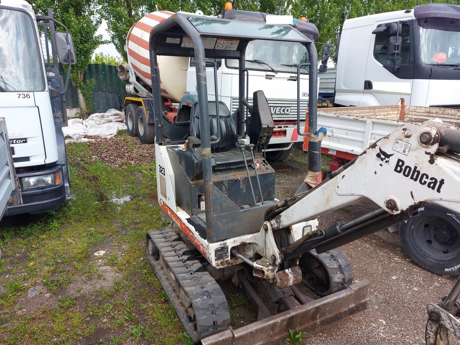 Lot Bobcat 323 J mini excavator