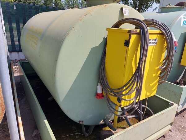 64#7778 Serbatoi per il gasolio Emiliana Serbatoi e Fenzi in vendita - foto 5