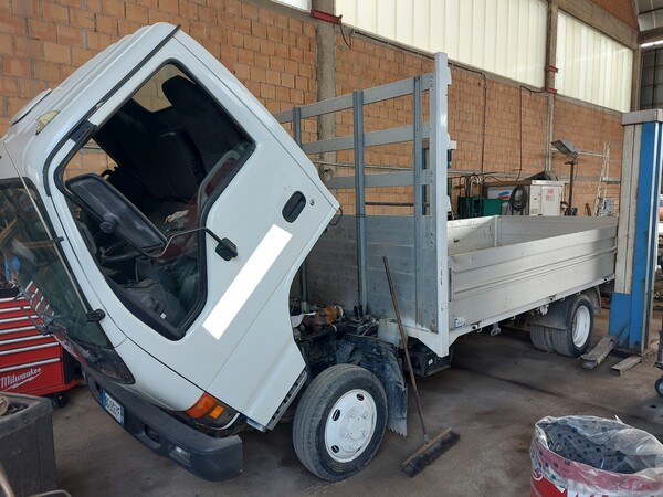 24#7780 Autocarro Isuzu in vendita - foto 1