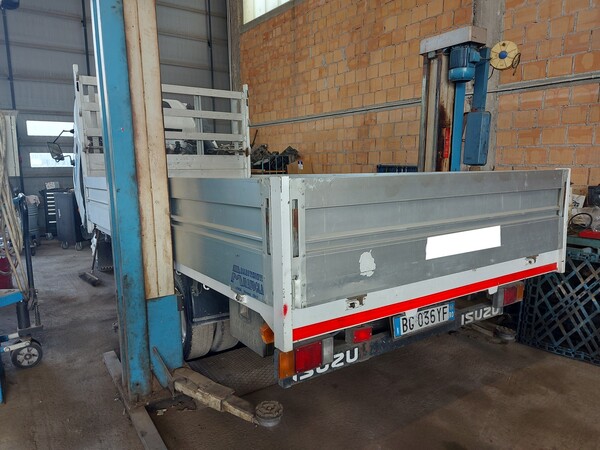 24#7780 Autocarro Isuzu in vendita - foto 4