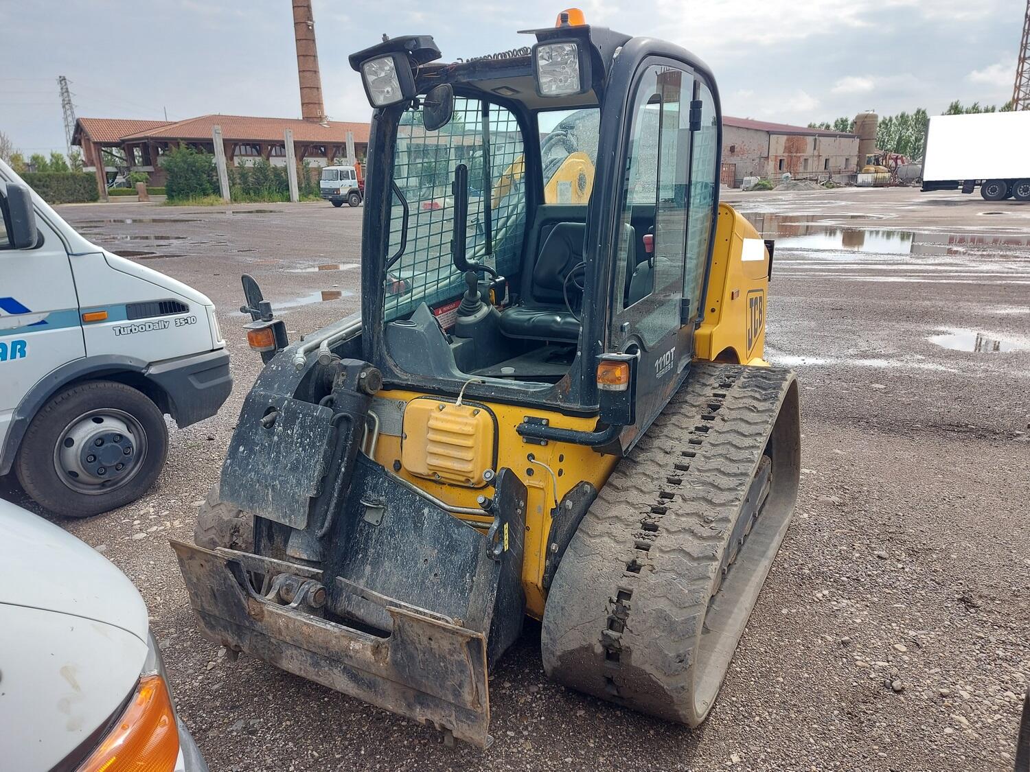 Lot Jcb 1100T skid steer