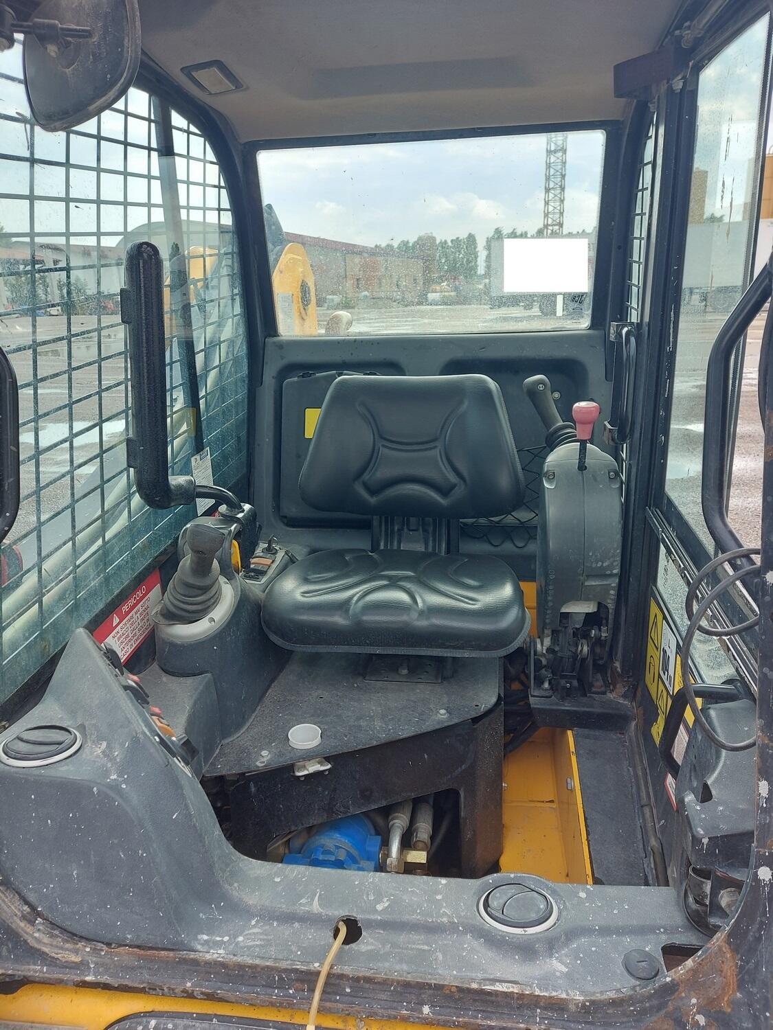 Lot Jcb 1100T skid steer