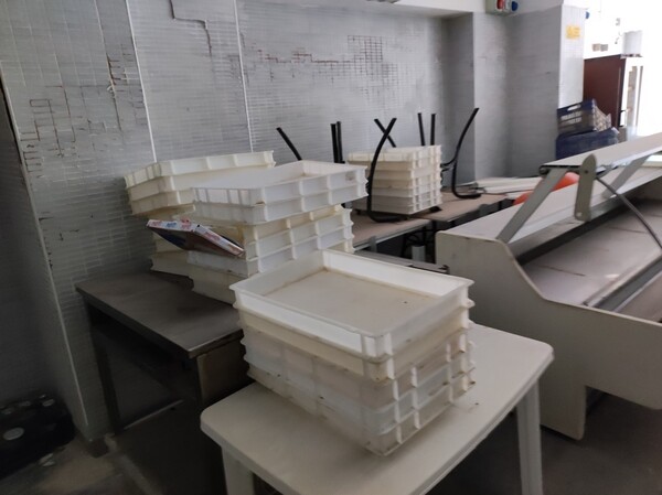 1#7787 Attrezzatura e arredamento laboratorio gastronomico e pizzeria in vendita - foto 4