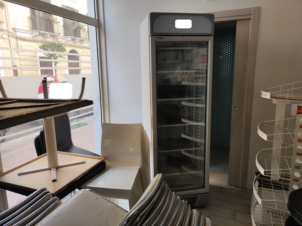 3#7787 Arredamento e attrezzatura da bar in vendita - foto 3