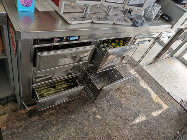 4#7788 Attrezzatura e arredamento da bar in vendita - foto 8