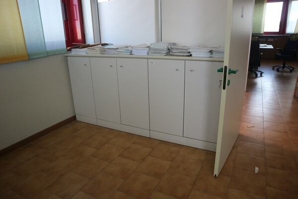 2#7799 Arredi ed attrezzature ufficio in vendita - foto 3