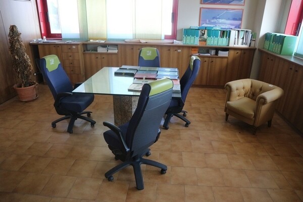 3#7799 Arredi ed attrezzature ufficio in vendita - foto 2
