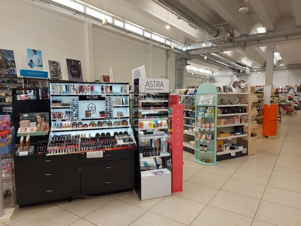 1#7805 Cessione di azienda dedita al commercio di articoli casalinghi e detersivi in vendita - foto 2