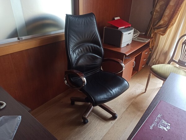 1#7809 Arredamento e complementi d'ufficio in vendita - foto 6