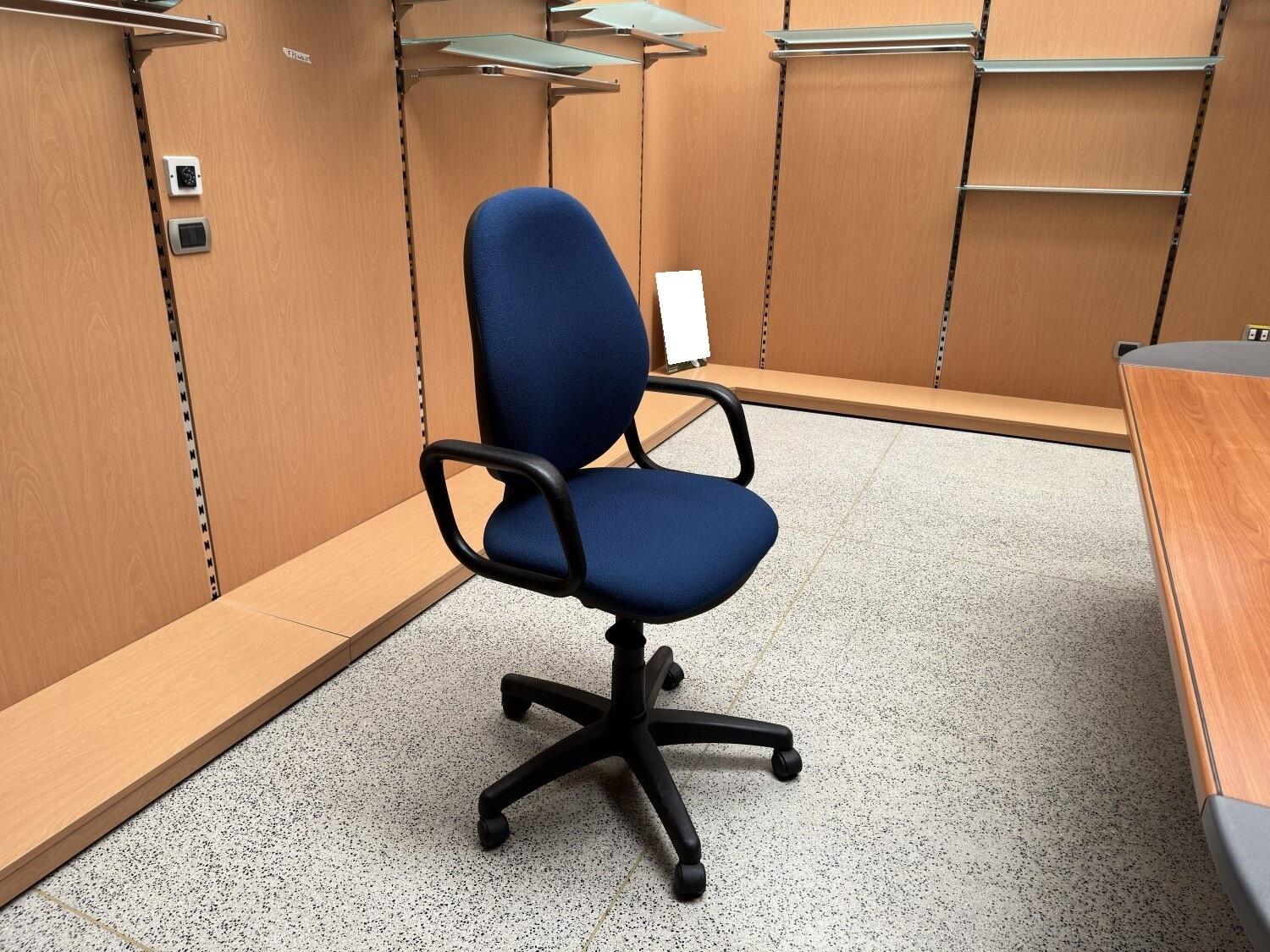 Lot Office furniture