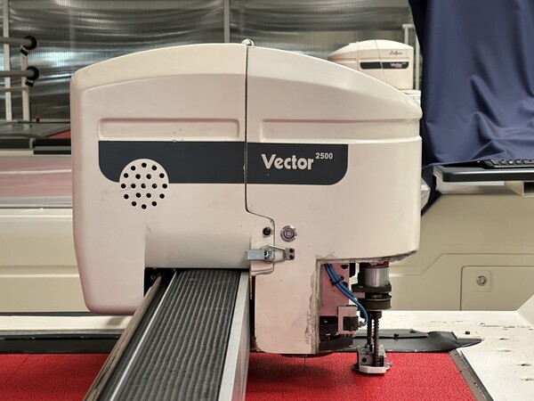 2#7821 Macchina da taglio automatica Lectra Vector2500 in vendita - foto 6