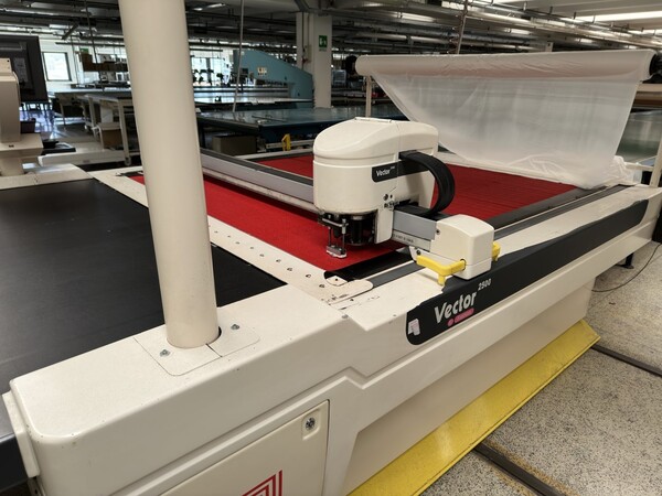 2#7821 Macchina da taglio automatica Lectra Vector2500 in vendita - foto 8