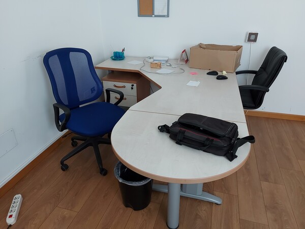 1#7826 Arredi e macchine elettroniche da ufficio in vendita - foto 2