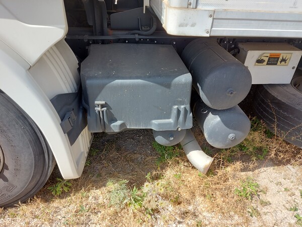 1#7828 Furgone isotermico con gruppo frigorifero Scania in vendita - foto 8