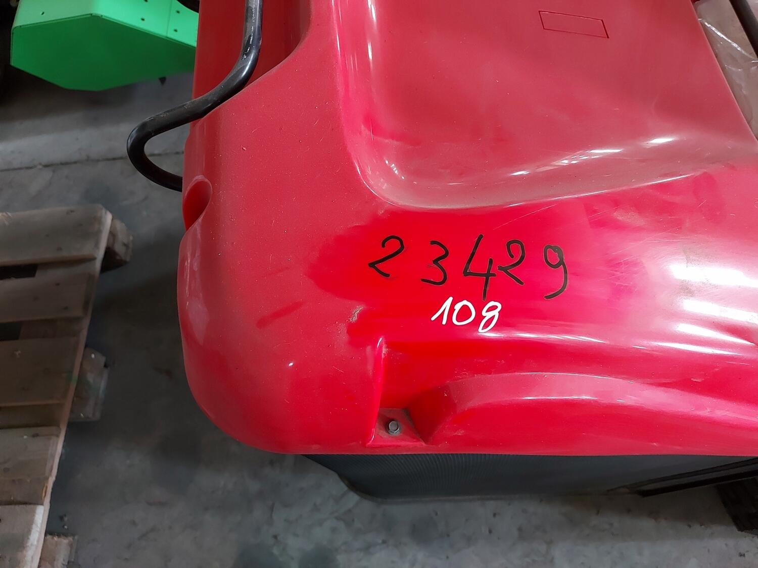 Lot Gardena lawn tractor