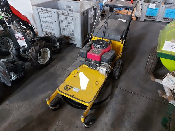 120#7834 Rasaerba professionale 67 Hp in vendita - foto 1