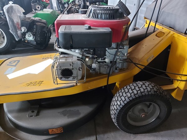 120#7834 Rasaerba professionale 67 Hp in vendita - foto 5