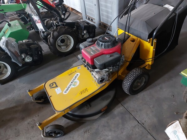 120#7834 Rasaerba professionale 67 Hp in vendita - foto 6