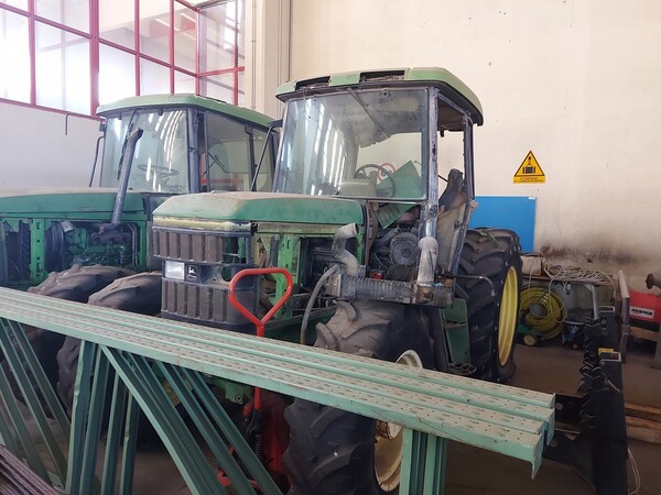 60#7834 Trattore John Deere 6100DT in vendita - foto 4