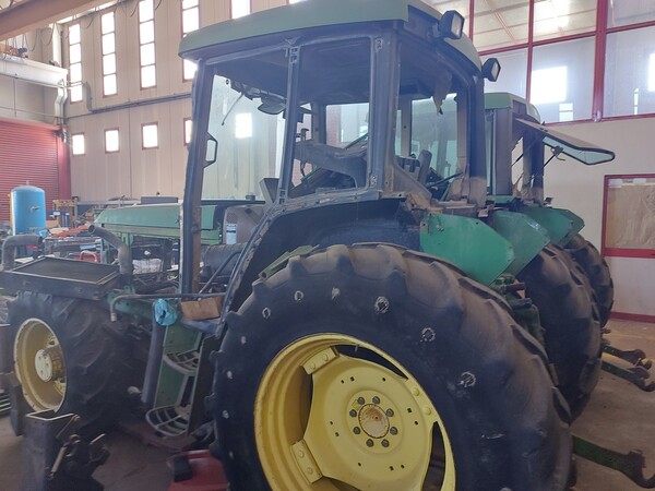 60#7834 Trattore John Deere 6100DT in vendita - foto 10
