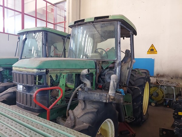 60#7834 Trattore John Deere 6100DT in vendita - foto 13