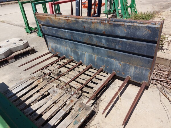 71#7834 Forca letamene Merlo e forca rotoballe Landini in vendita - foto 1