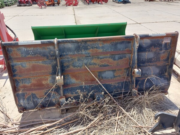 71#7834 Forca letamene Merlo e forca rotoballe Landini in vendita - foto 4